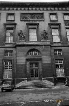 Cour intérieure du palais de Justice (Metz)